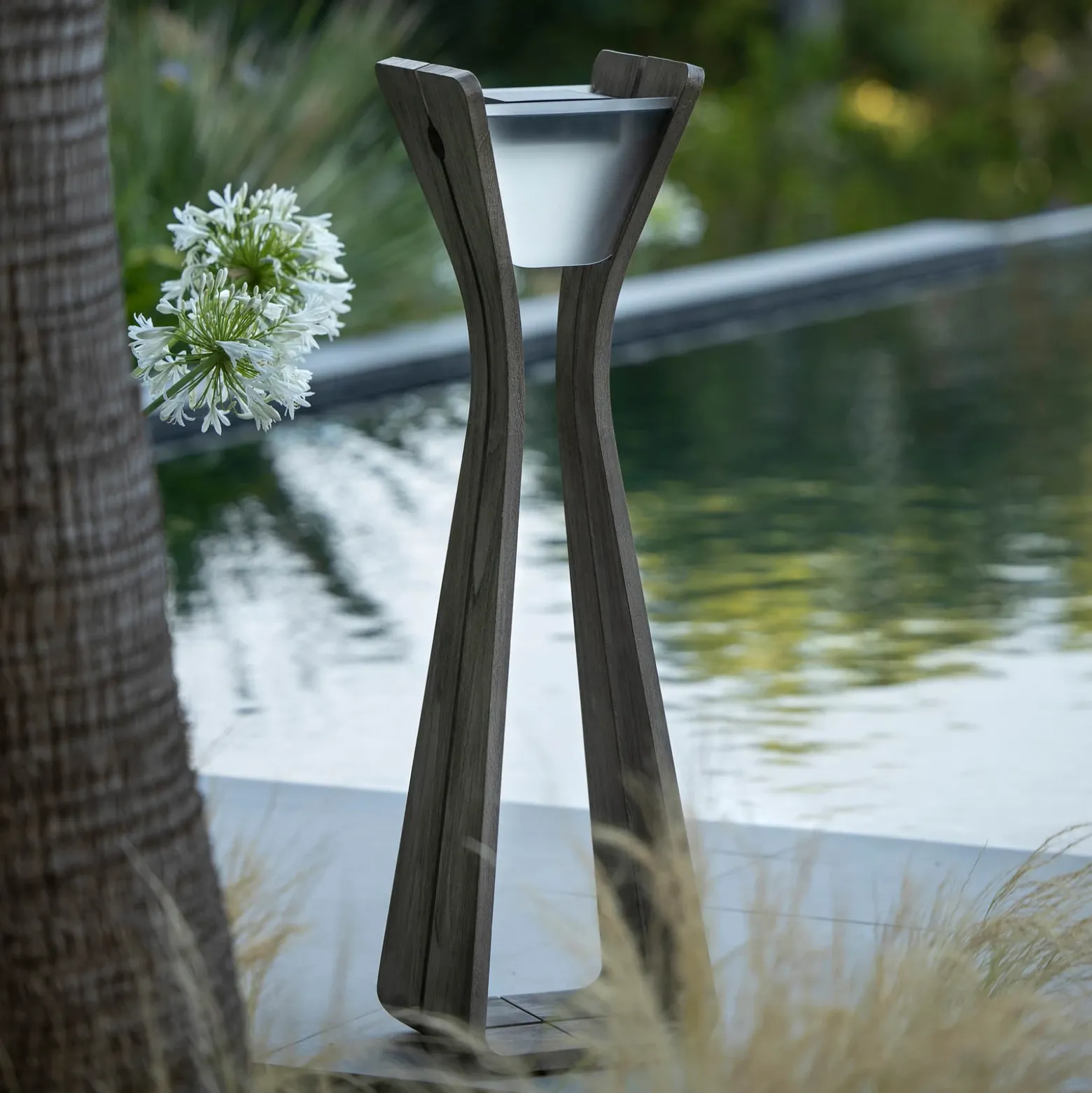 Lámpara LED solar Osmoz de Duratek, gris