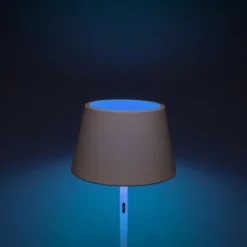 Lámpara pie LED Pomezia para exterior, USB, blanco