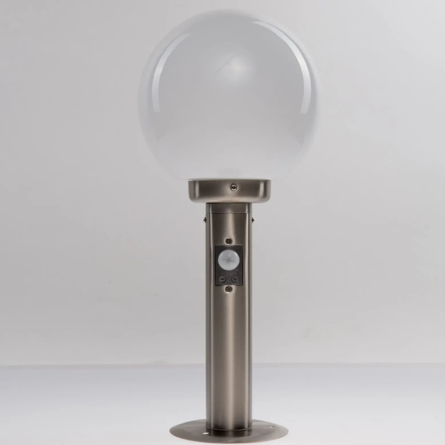 Lámpara sobremuro Lindby Vedran, 45 cm, acero inoxidable, sensor