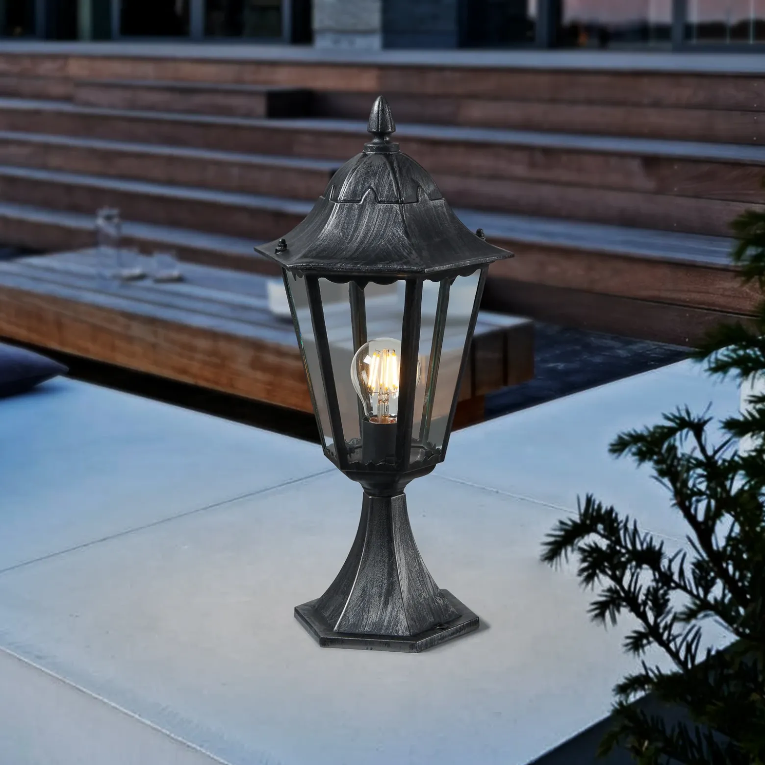 Lámpara sobremuro Navedo, negro/plata, altura 47 cm