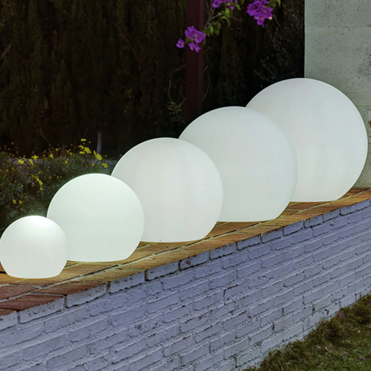 Lámpara solar Buly de Newgarden, flotante, Ø 20cm