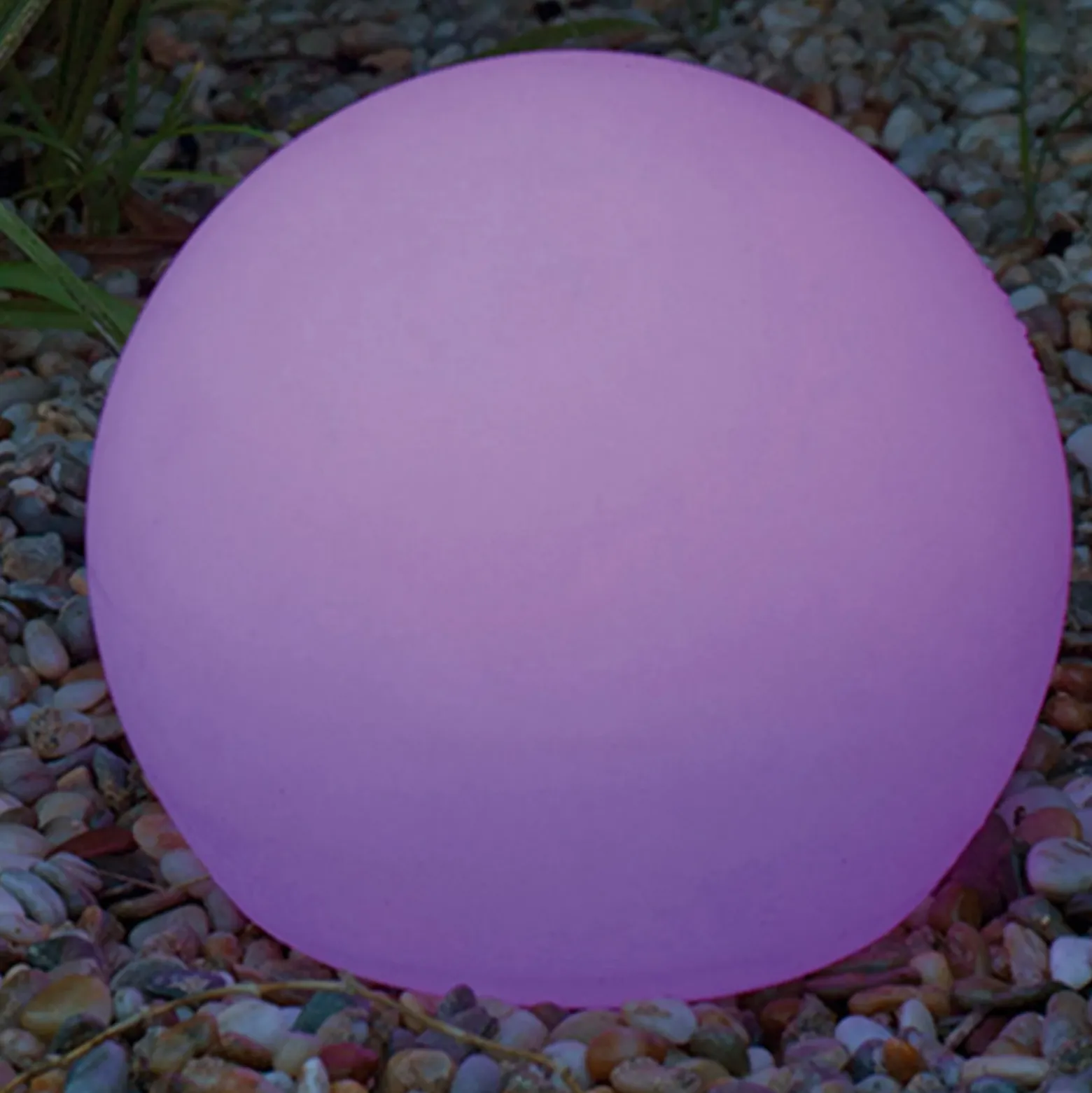 Lámpara solar Buly de Newgarden, flotante, Ø 30cm
