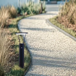 Lámpara solar LED para caminos Lucande Elario, 80 cm, CCT, sensor