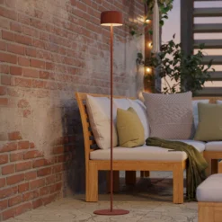 Lámpara solar LED para terraza Roccanova-L, color naranja, altura 120 cm