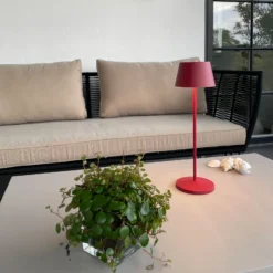 LOOM DESIGN Lámpara LED recargable para patio Modi rojo rubí 36 cm CCT