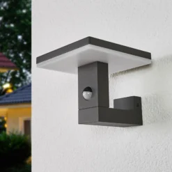 Lucande Aplique LED para exterior Olesia, 15 cm, sensor, IP54