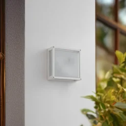 Lucande Aplique para exterior Aurelien, blanco, sensor, 25 x 25 cm