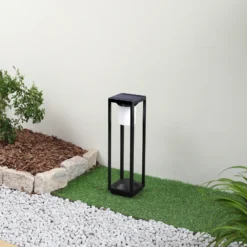 Lucande, baliza solar LED Nilea, 50 cm, negra, sensor