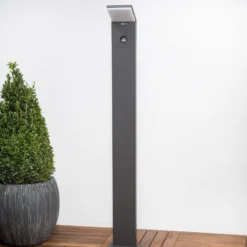 Lucande, bolardo luminoso LED Nevio, sensor, 100 cm, antracita