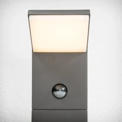Lucande, bolardo luminoso LED Nevio, sensor, 100 cm, antracita