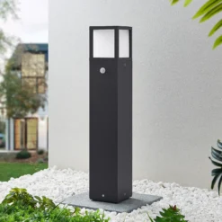 Lucande, bolardo luminoso LED Dewari, detector de movimiento, 65 cm, IP54
