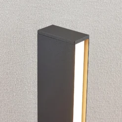 Lucande Bolardo luminoso LED Lirka, gris oscuro, metal, 60 cm