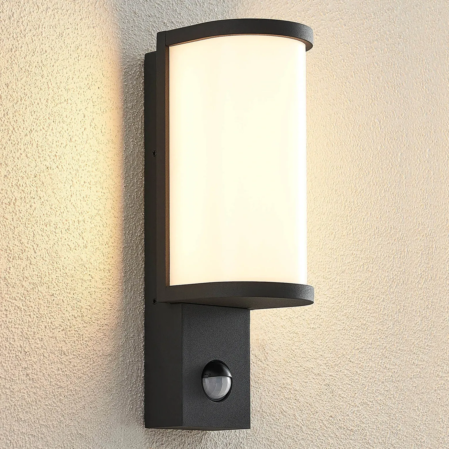 Lucande Jokum aplique LED de exterior, IP54 sensor