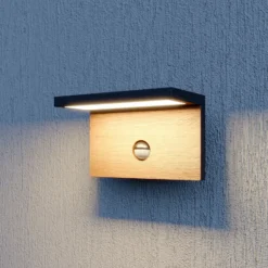 Lucande Lignus aplique LED, detector de movimiento