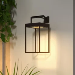 Lucande Lámpara LED solar Lynzy, 38 cm, negra, metal, IP65