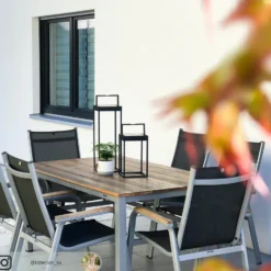 Lucande Lámpara LED solar Lynzy, 58 cm, negra, metal, IP65