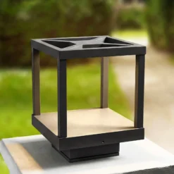 Lucande Lámpara sobremuro LED Lealan, negra, metal, 23 cm, IP54