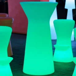 Mesa de bar a pilas Newgarden Capri LED, RGBW, 110 cm de altura, blanca