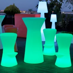 Mesa de bar a pilas Newgarden Capri LED, RGBW, 110 cm de altura, blanca