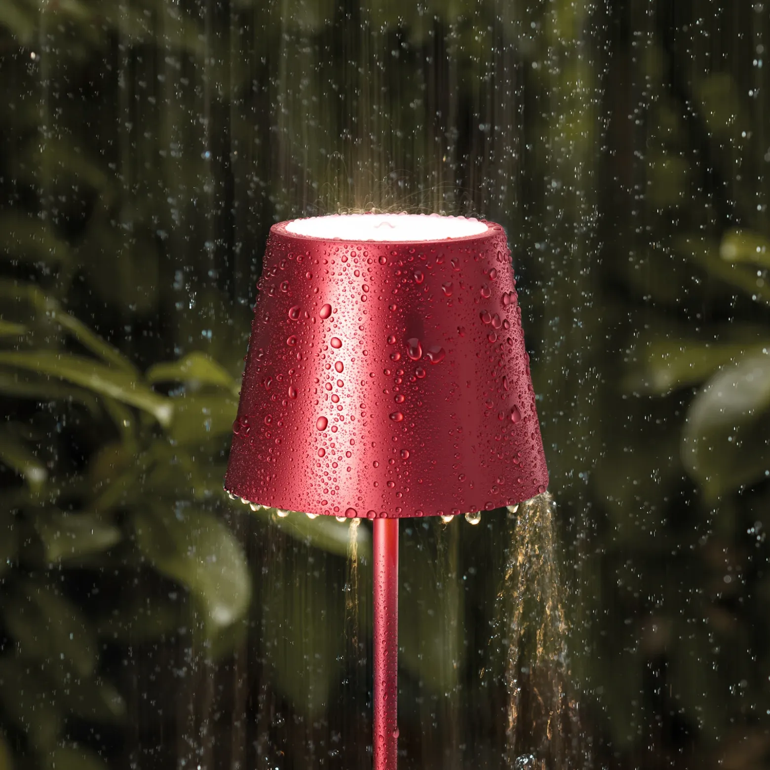 Mini lámpara LED recargable de sobremesa Nuindie, Easy Connect, roja,
