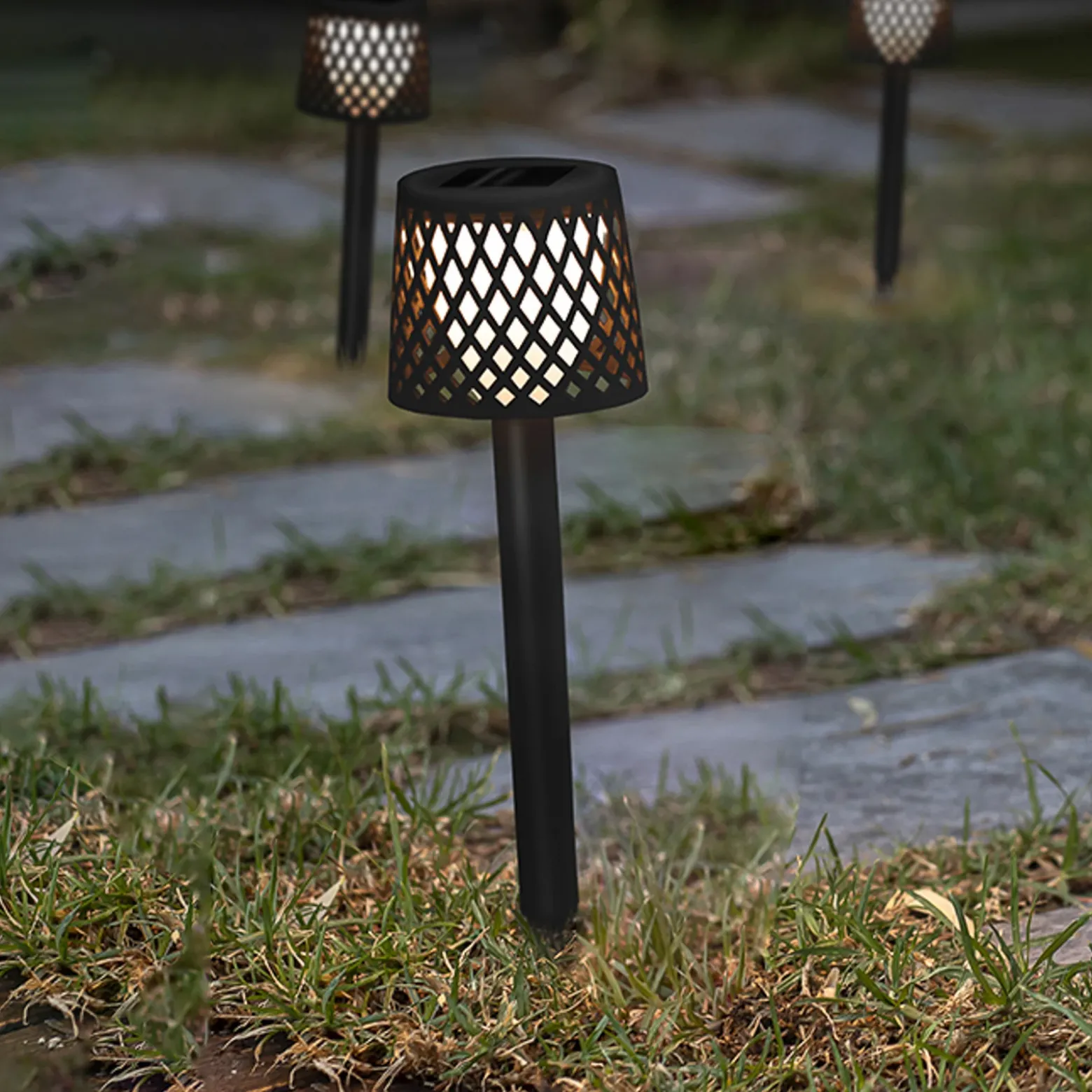 Newgarden Lámpara LED solar Gretita, negra, pincho de suelo, 4 uds
