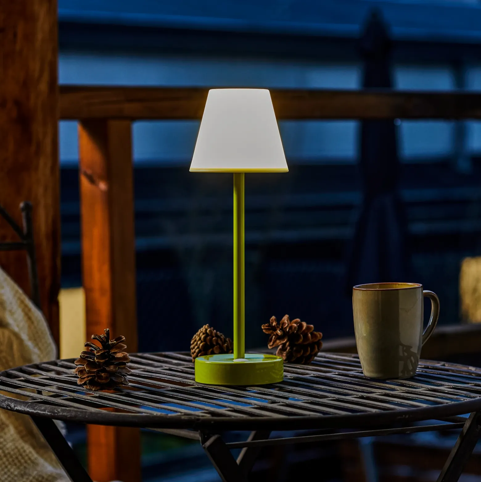 Newgarden Lola Slim lámpara mesa LED batería, lima