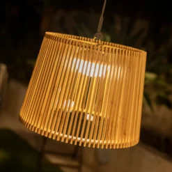 Newgarden Okinawa lampára colgante exterior LED recargable bambú