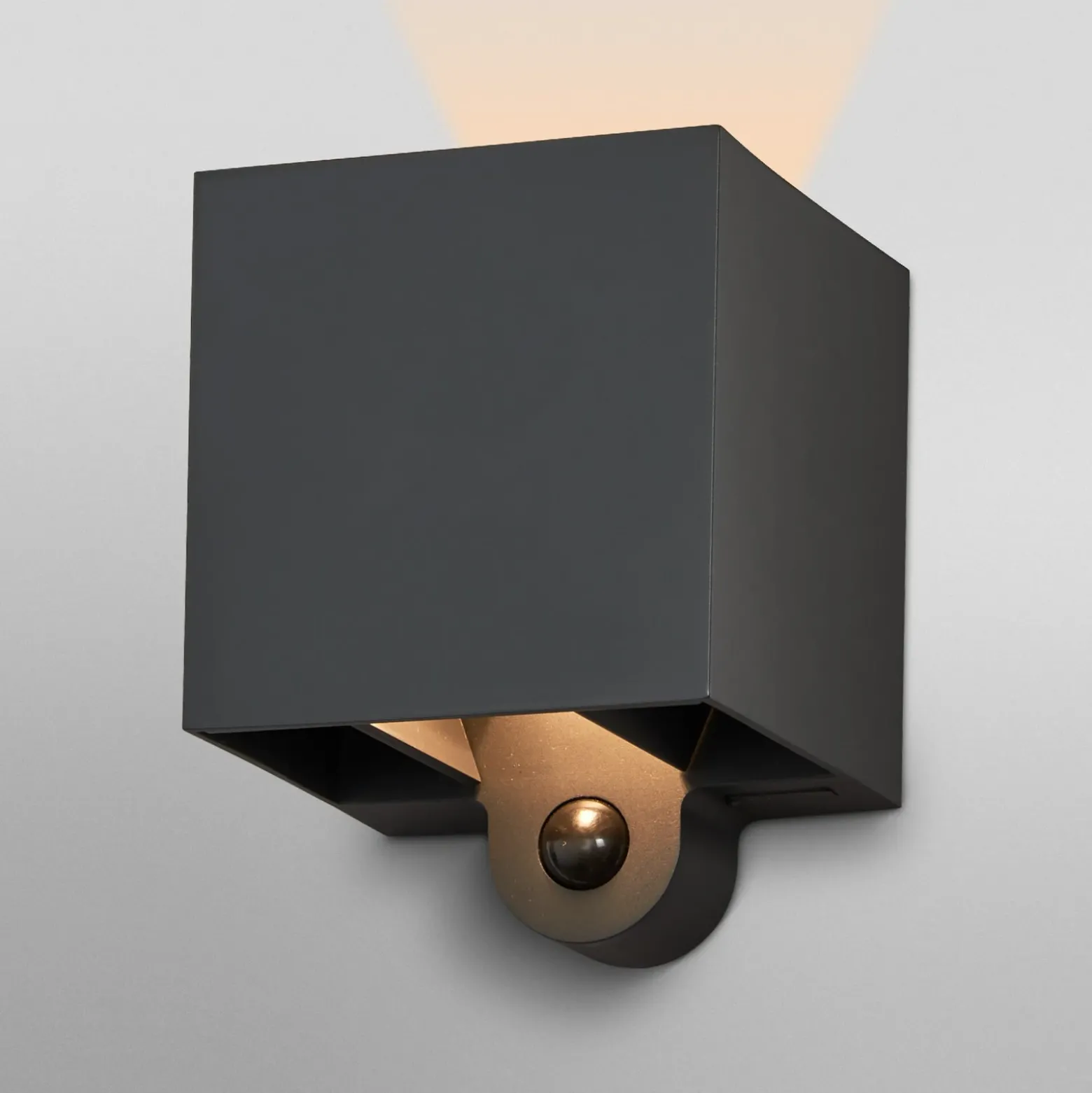 OSRAM aplique LED para exterior recargable ENDURA STYLE Sensor grafito USB
