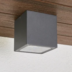 Plafón LED Lucande Tanea, 12 x 12 cm, gris oscuro, IP54