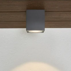 Plafón LED Lucande Tanea, 10 x 10 cm, gris oscuro, IP54