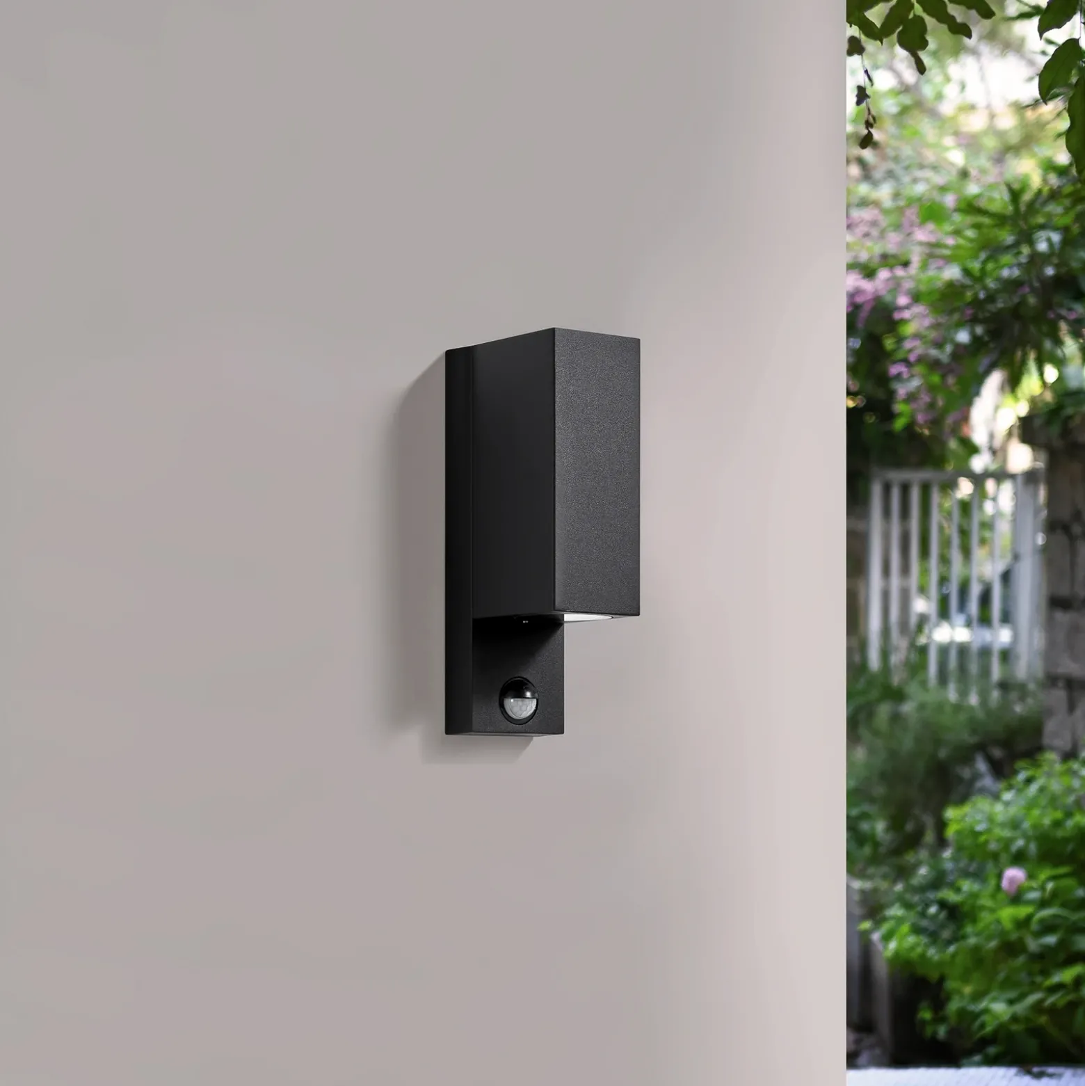 Prios aplique de exterior Tetje, negro, angular, sensor, 2 unidades
