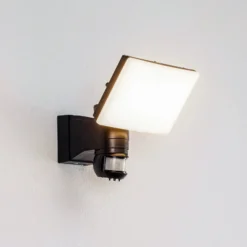 Prios Proyector LED de pared para exteriores Avayah, detector de movimiento,