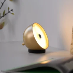SCHÖNER WOHNEN Lámpara de mesa LED recargable Bellies, color dorado, IP54